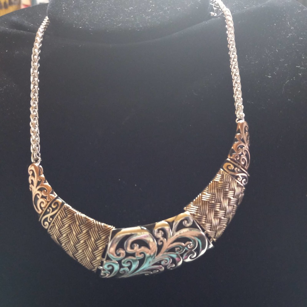 Fashion Leader silver and copper necklace and matching earrings